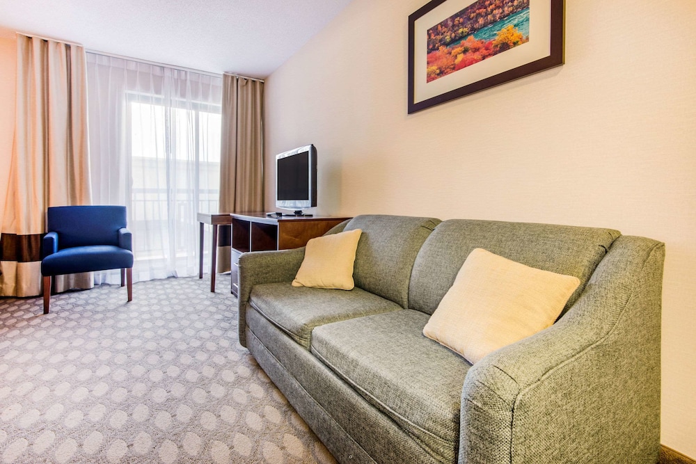 Standard Room, Non Smoking, River View - Photo 4