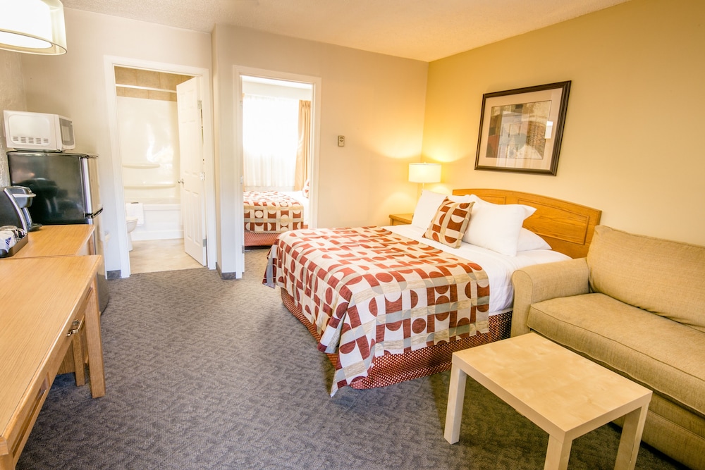 Superior Room, 2 Queen Beds, Ground Floor (No Pets Allowed) photo 1