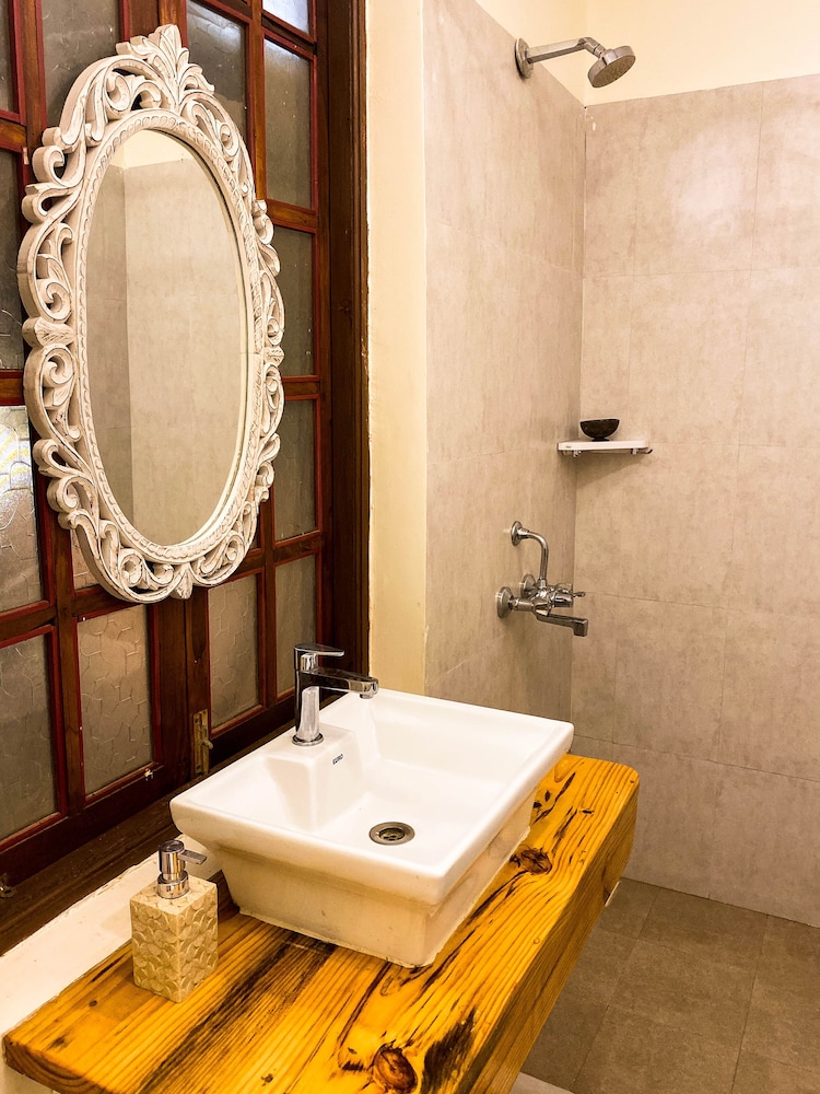 Basic Double Room, 1 Double Bed photo 3