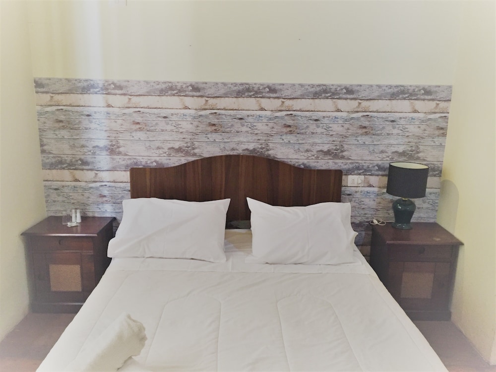 Double Room, Shared Bathroom, Courtyard View