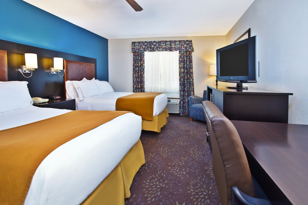 Standard Room, 2 Queen Beds, Balcony (High Floor) - Photo 3