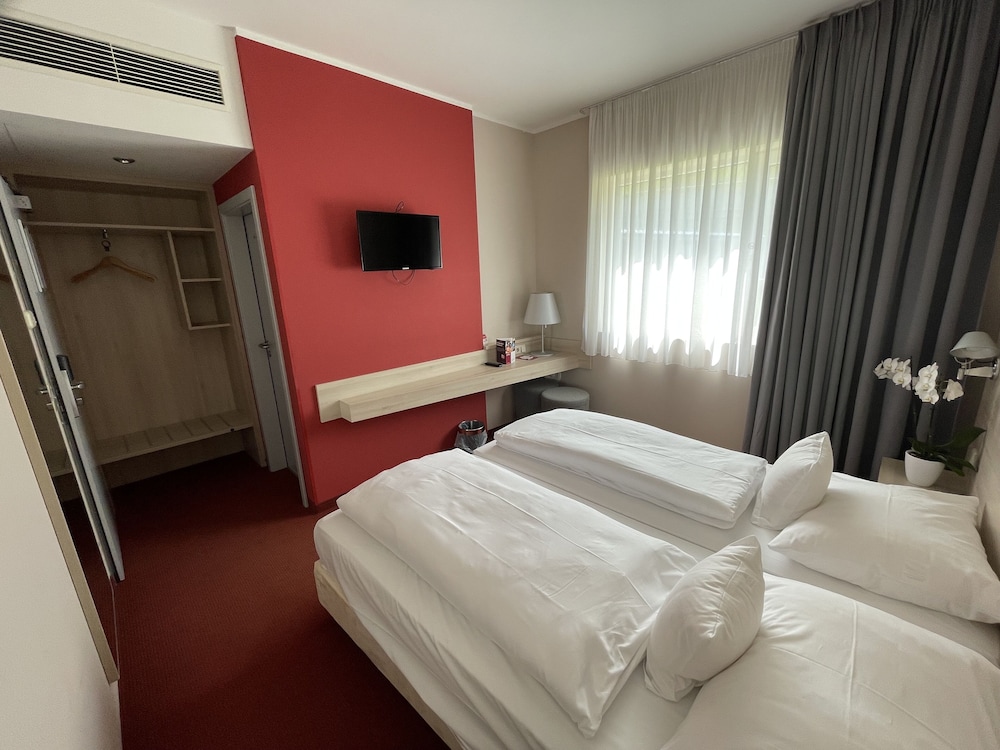 Standard Double Room photo 3