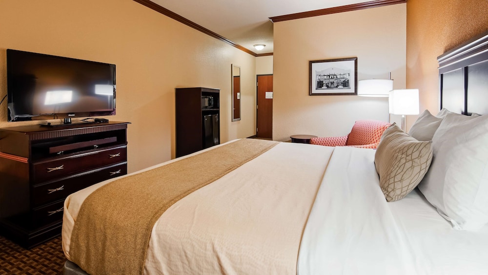 Standard Room, 1 King Bed, Accessible, Non Smoking - Photo 4