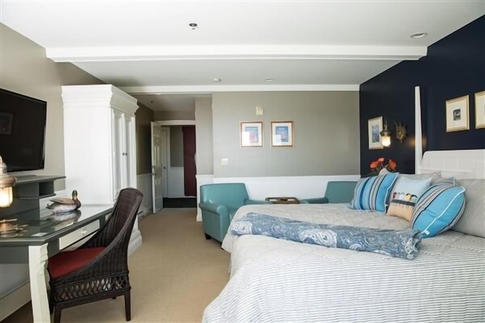Deluxe Room, 1 King Bed, Ocean View