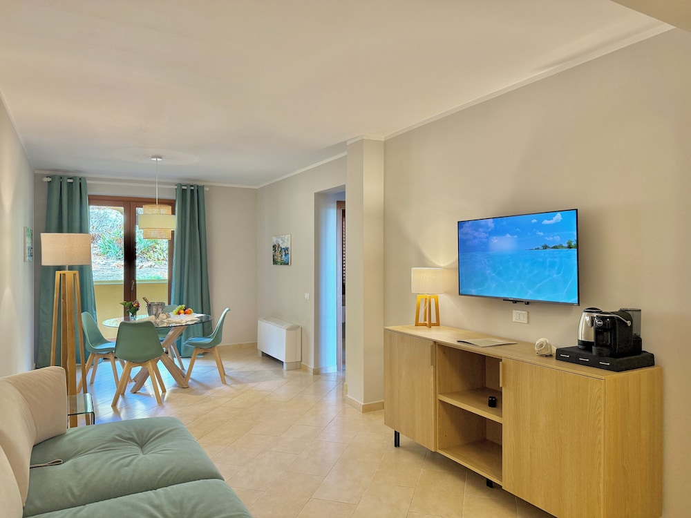 Panoramic Suite, Sea View - Photo 15