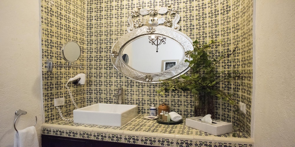 Jr. Suite - Photo 6