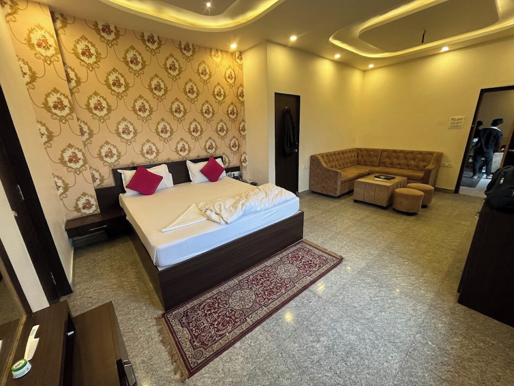 Deluxe Double Room photo 2