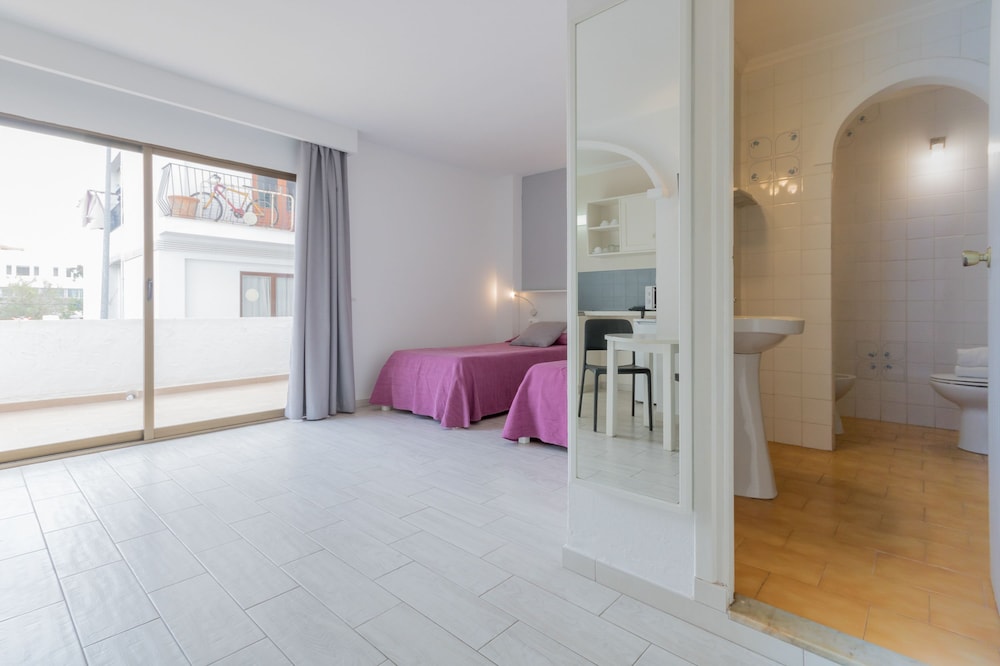 Estudio, Balcón (Triple)