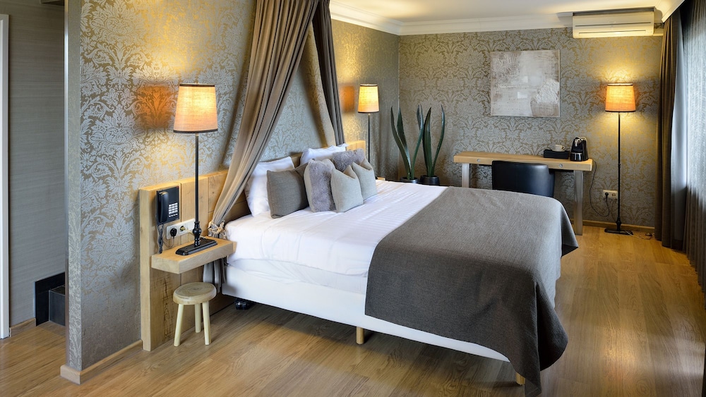 Royal Suite photo 2