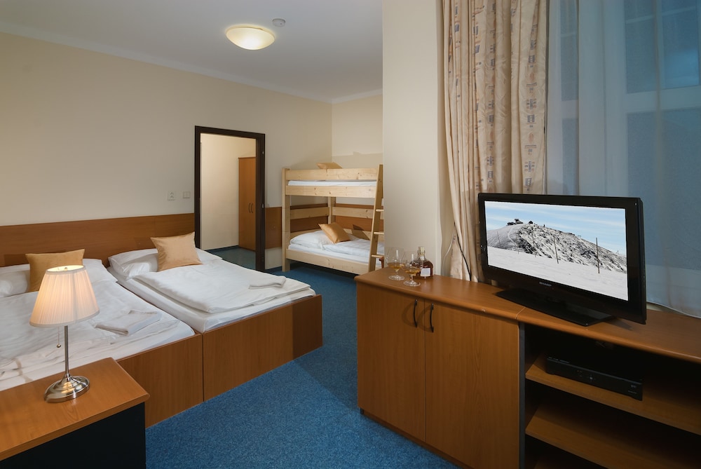 Economy Quadruple Room, 1 Bedroom photo 1