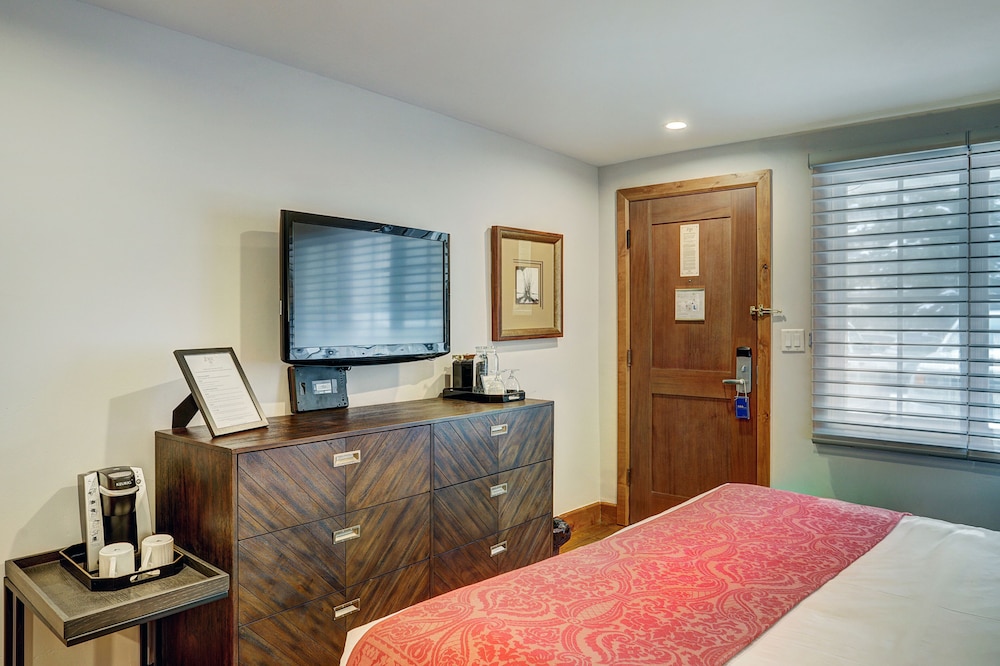 Room, 1 King Bed (Lodge)