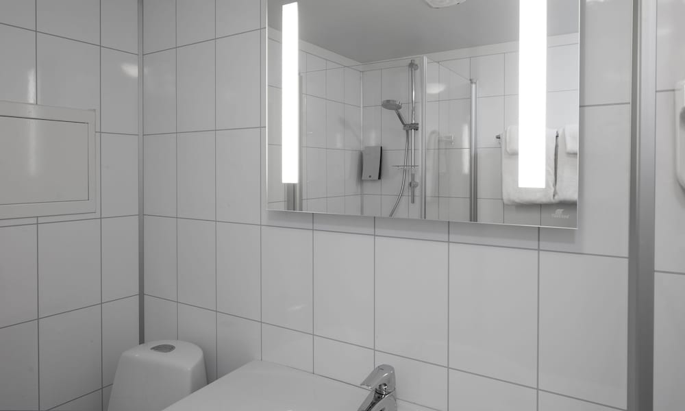 Room, Accessible photo 2