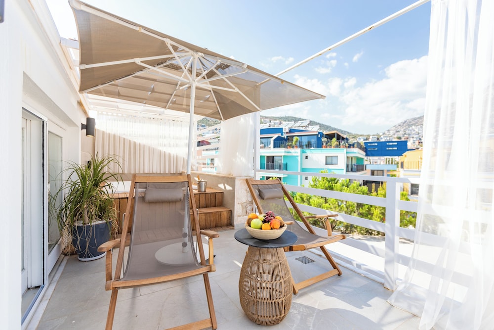 Penthouse Room, Jetted Tub, Sea View - Photo 24