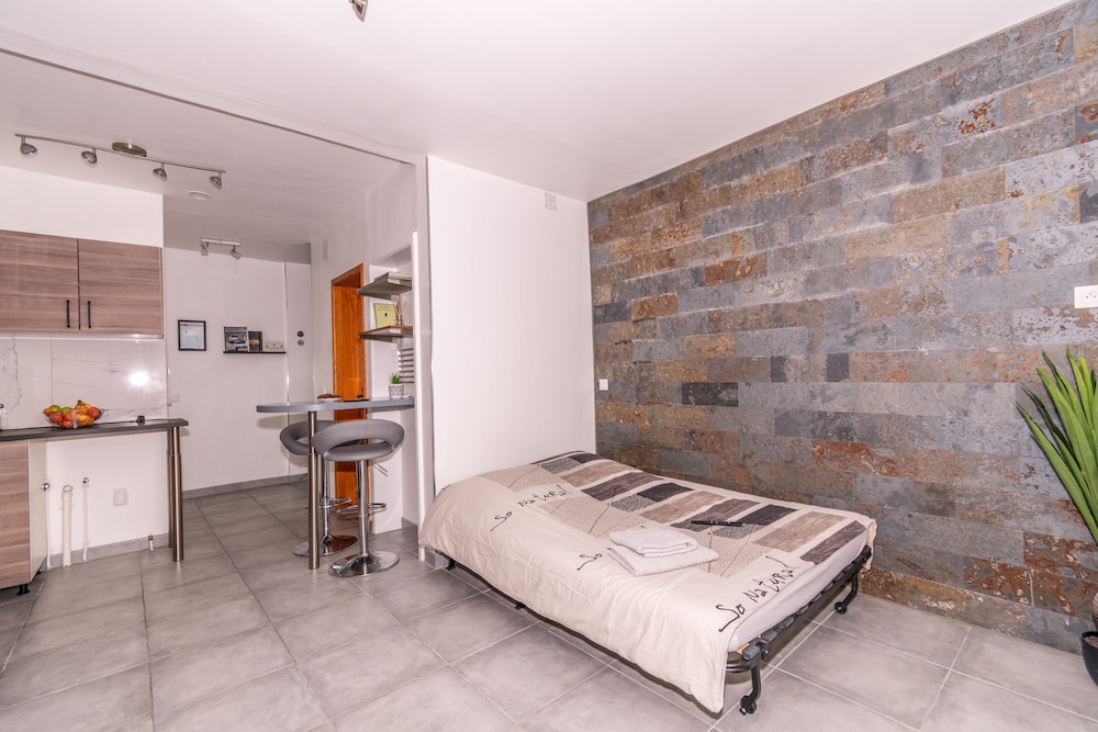 Modern Traveler Apartment - Photo 7