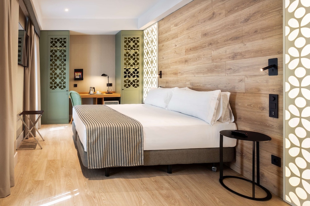 Premium Room (Single Use) - Photo 3