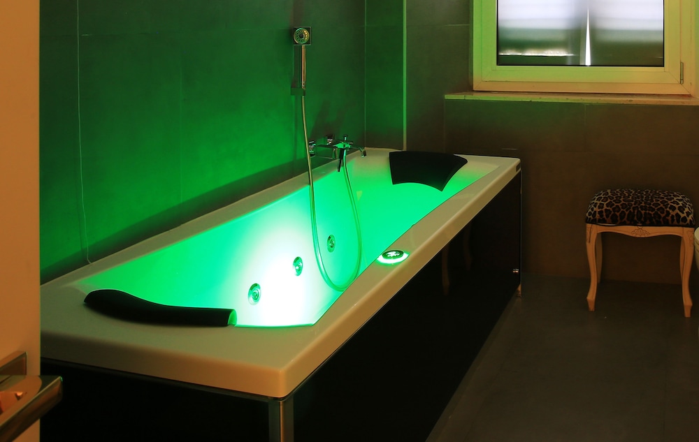 Junior Suite, Jetted Tub - Photo 49