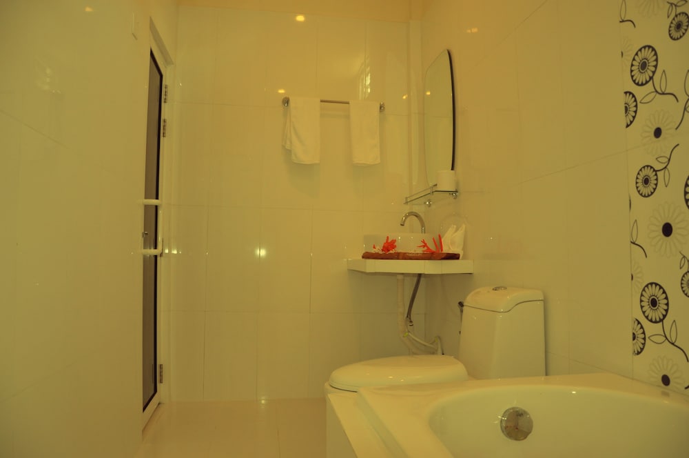 Family Triple Room, 1 Bedroom, Non Smoking, Bathtub photo 3
