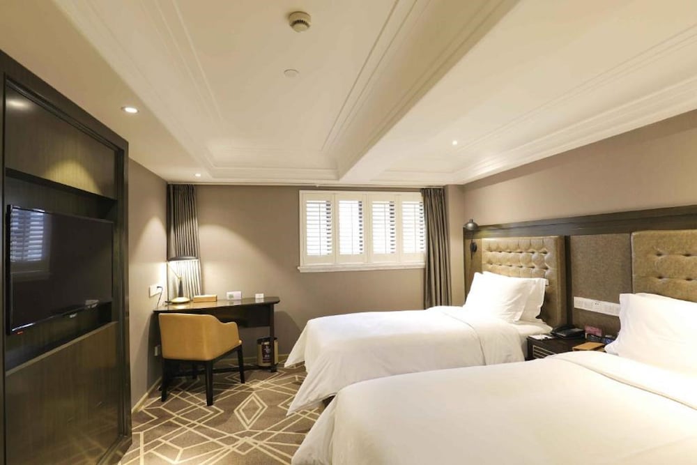 Twin Room (Super Sassy) photo 1
