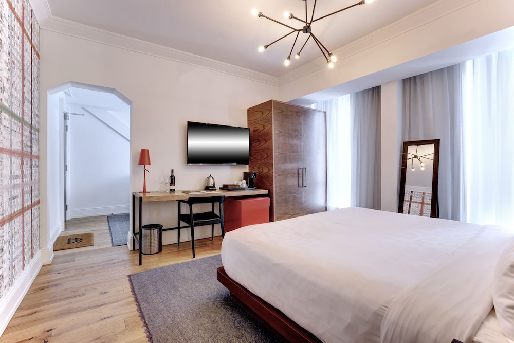 Suite, 1 King Bed (Urban) - Photo 4