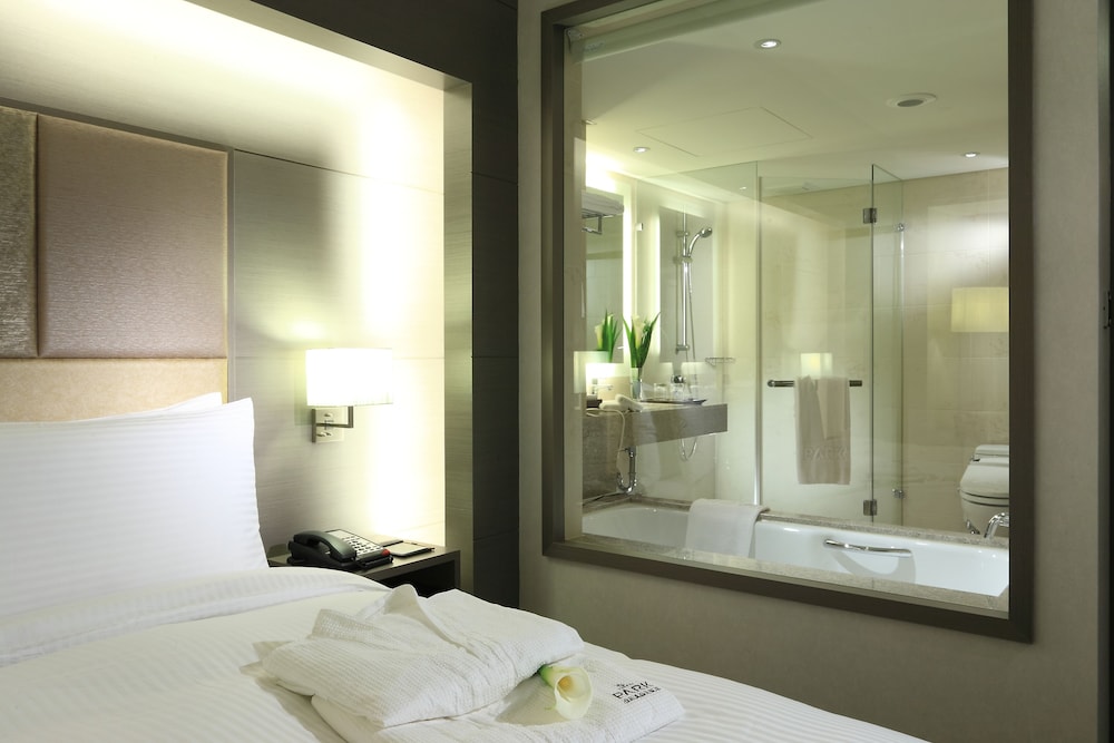 Deluxe King Room photo 3