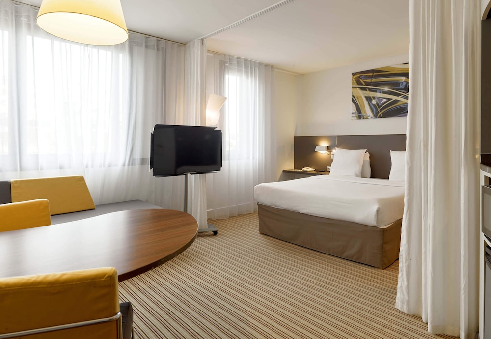 Classic Quadruple Room, Multiple Beds, Accessible, Non Smoking - Photo 3