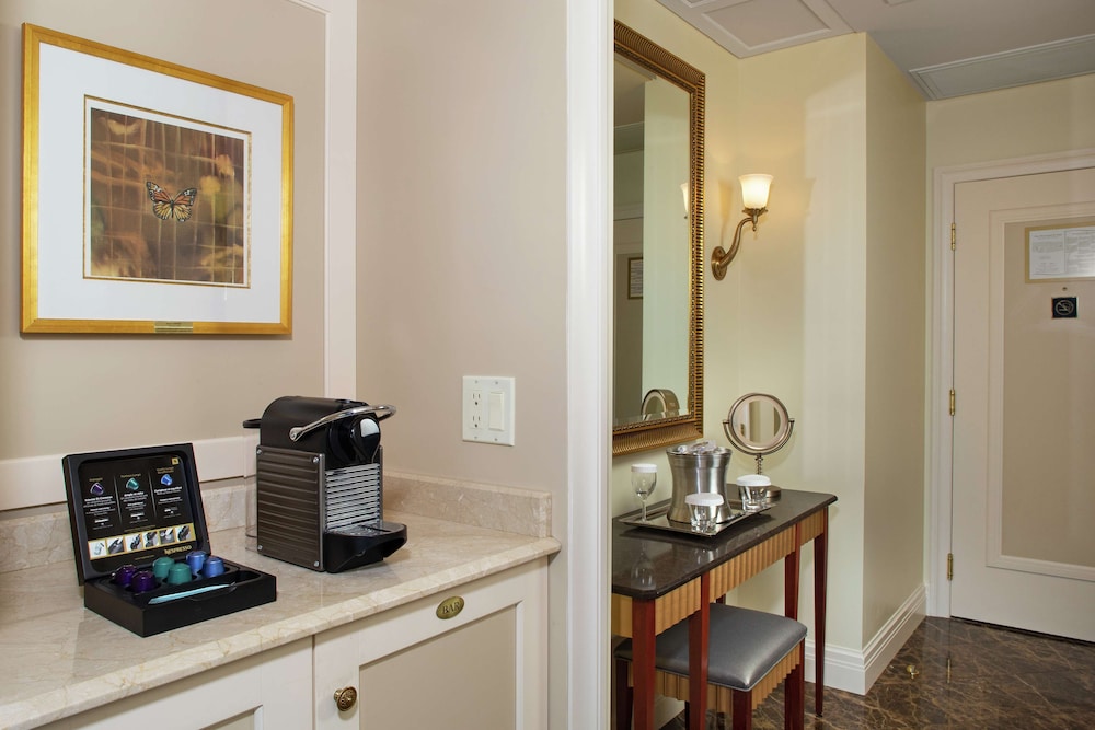 Room, Club Lounge Access photo 3