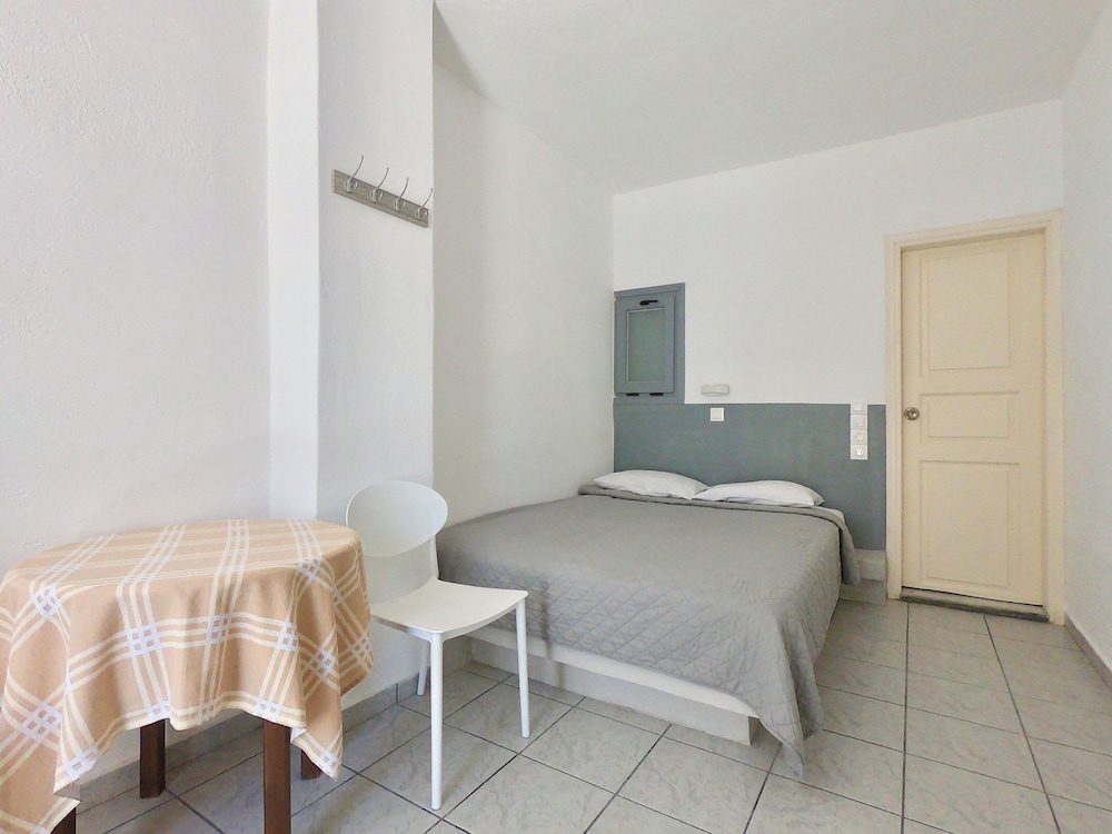 Double-Bed Room - Photo 10