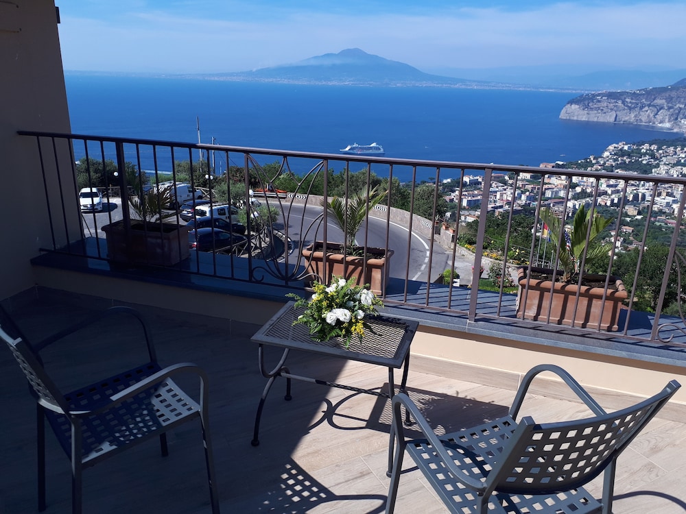 Deluxe Room, Terrace, Sea View photo 3