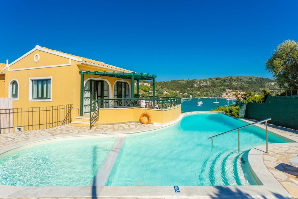 Villa photo 3
