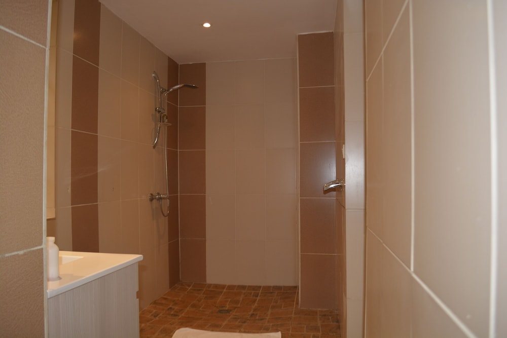 Standard Double or Twin Room (Standard Room With Balcony) photo 2