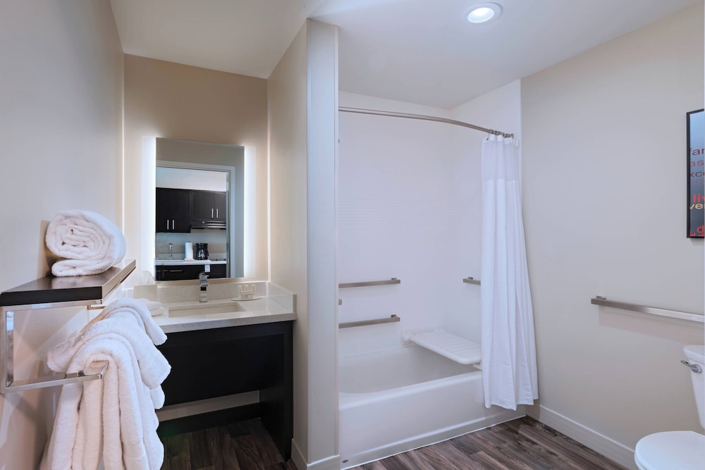 Studio, 2 Queen Beds - Photo 6