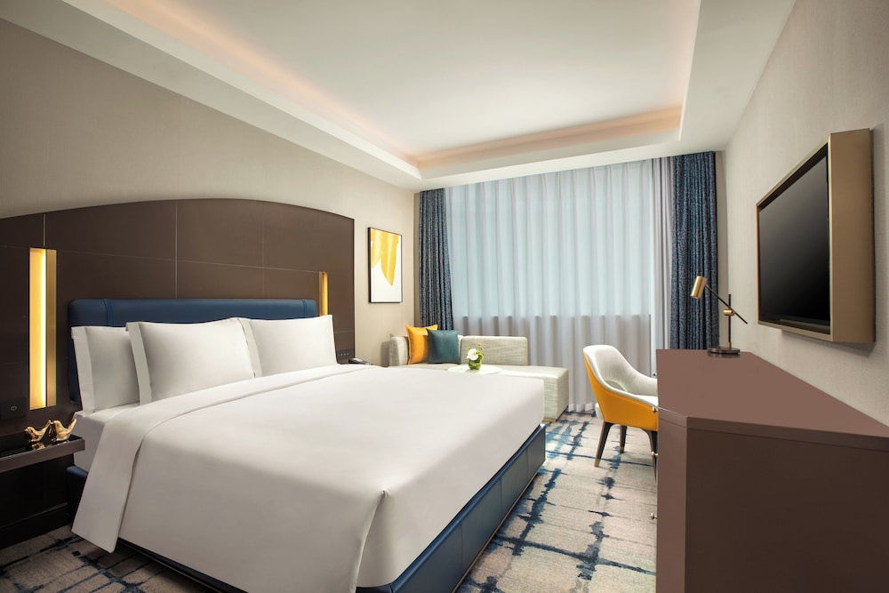 Standard Room, 1 King Bed, City View - Photo 1
