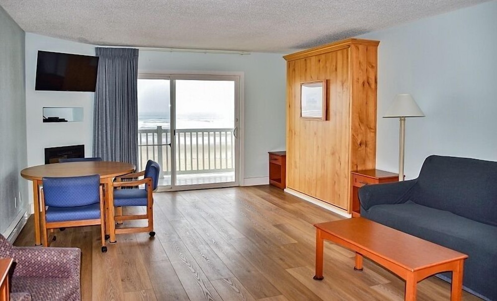 Family Condo, 1 Bedroom, Ocean View, Oceanfront (Pet-Friendly)