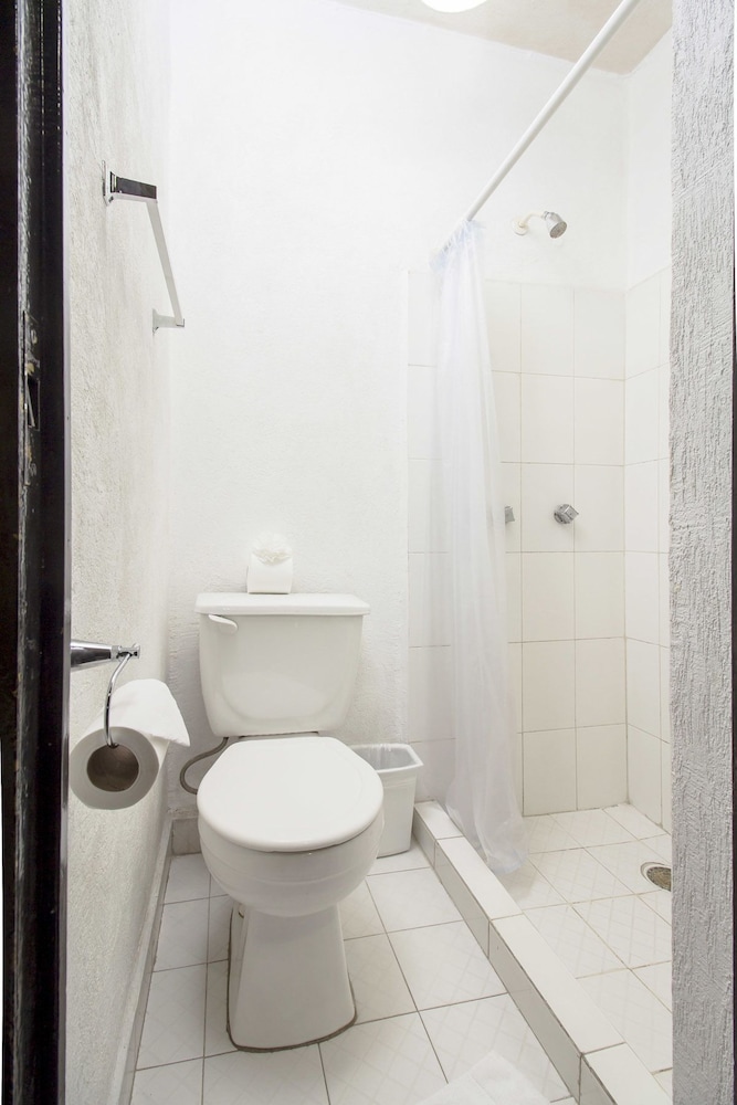 Standard Double Room, 1 Double or 2 Twin Beds, Non Smoking, Courtyard View photo 2