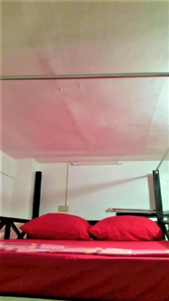 Basic Shared Dormitory, Mixed Dorm, Shared Bathroom photo 2