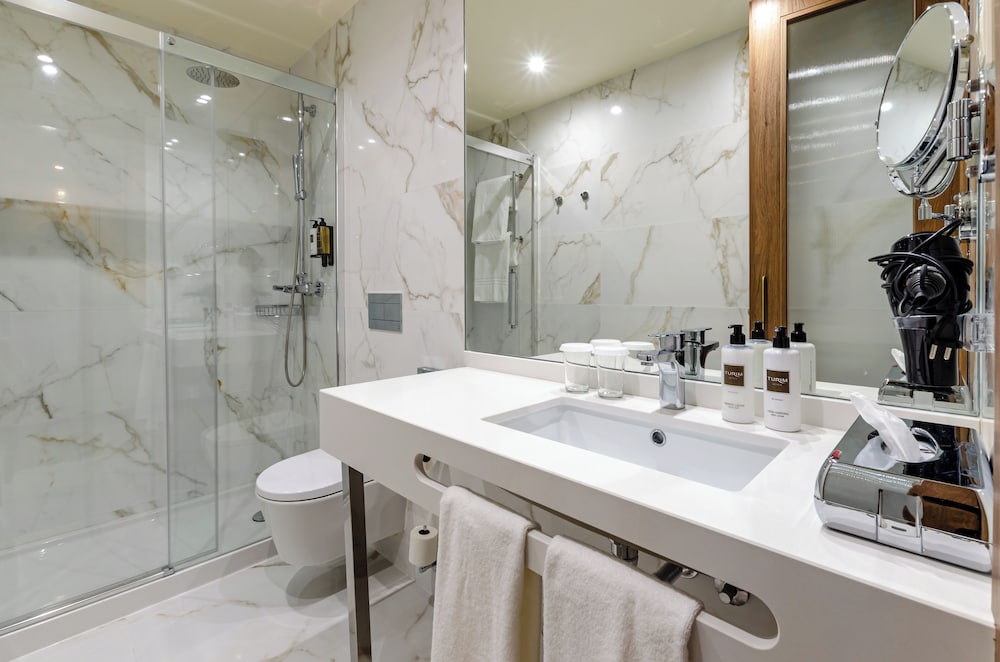 Executive Twin Room - Photo 8