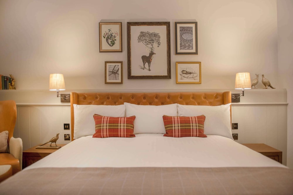 Courtyard Deluxe Room - Photo 5