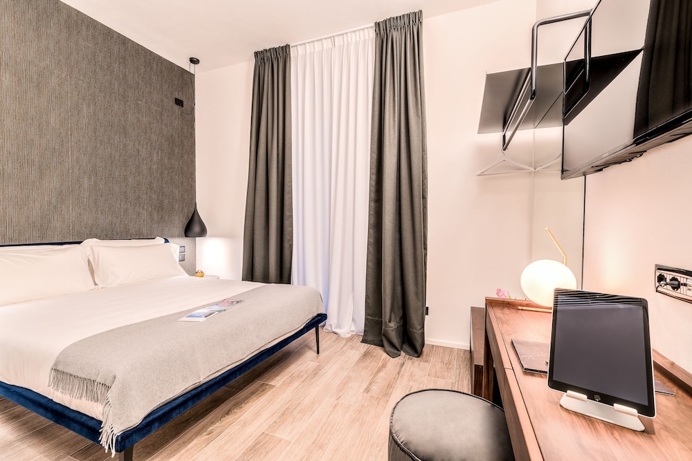 Deluxe Room, City View photo 1