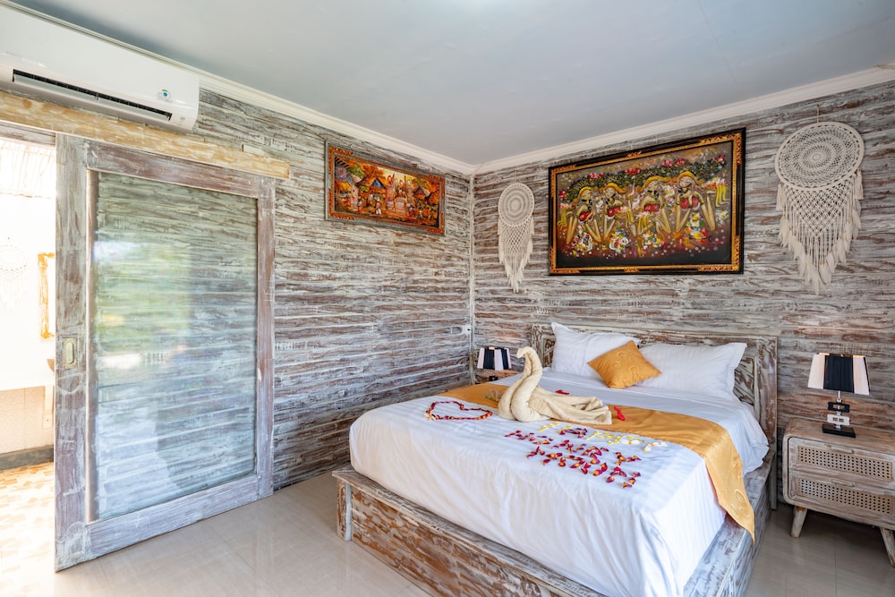 Deluxe Bungalow, 1 Double Bed, Pool View photo 2