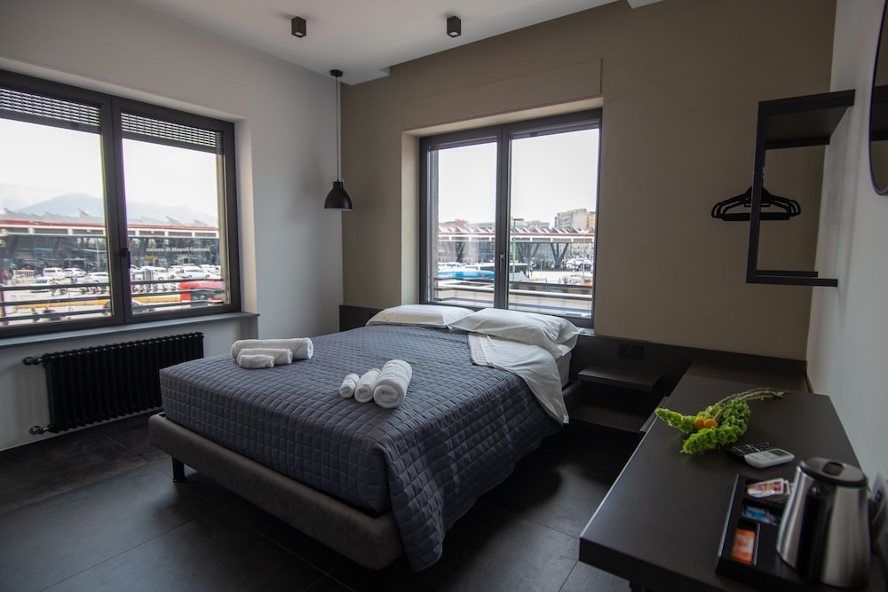 Luxury Triple Room, Multiple Beds, City View (1)
