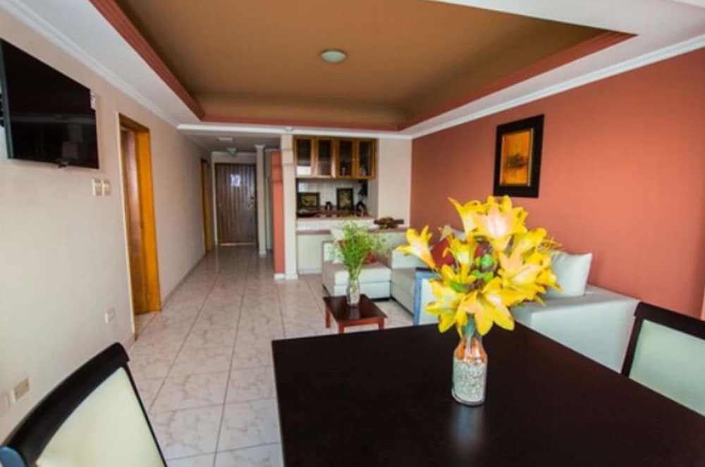 Deluxe Suite, 2 Bedrooms, City View photo 3