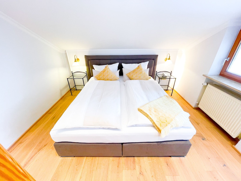 Comfort Suite, Balcony, Lakeside photo 1