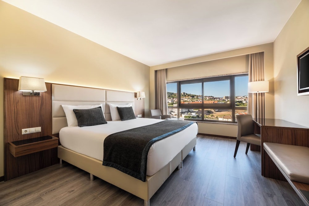 Deluxe Twin Room (Castle View | Spa | Parking)