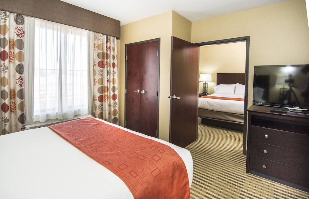 Suite, 2 Bedrooms photo 2