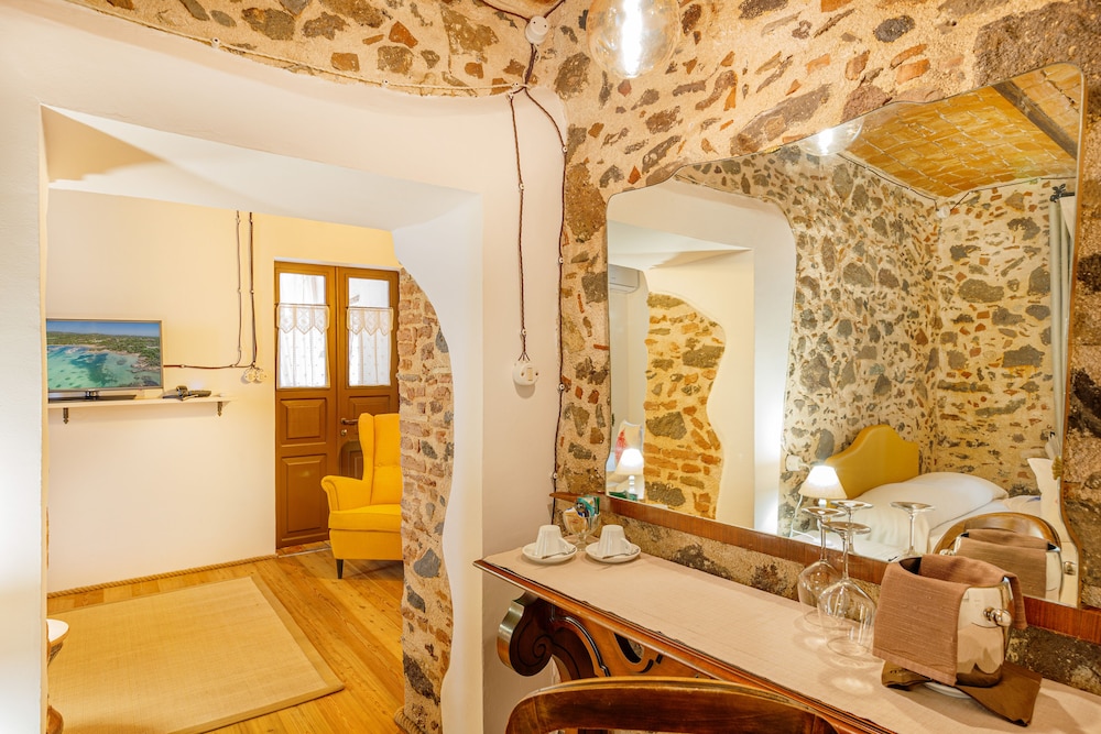 Junior Suite, Patio, Ground Floor - Photo 2