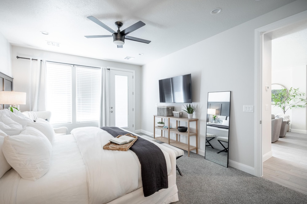 Townhome, Multiple Beds (Poolside Escape At The Ledges) photo 2