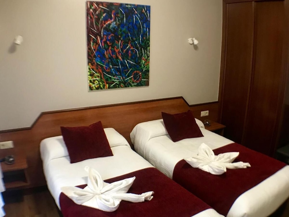 Double or Twin Room photo 2