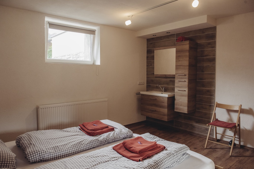 Comfort Apartment, 2 Bedrooms, Terrace, Mountain View (900 M From Cornelia)