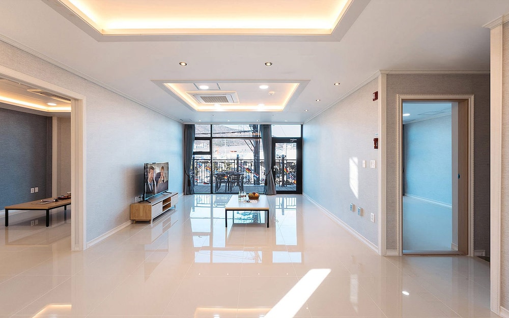 P102 photo 1