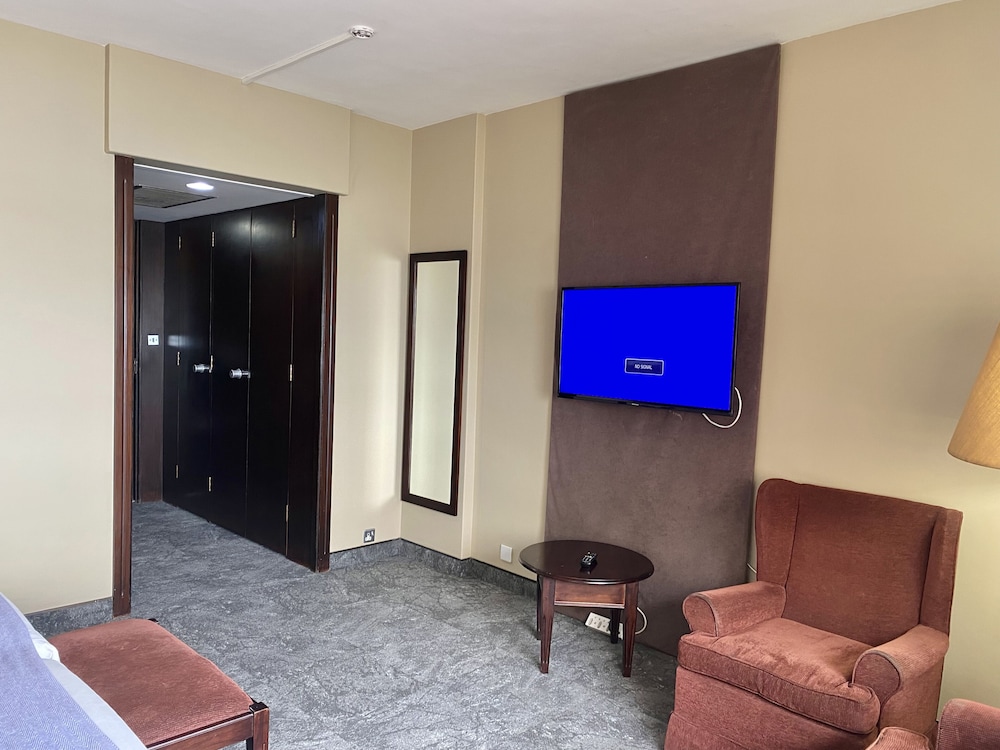 Deluxe Twin Room, 2 Twin Beds, Non Smoking, City View thumbnail 5